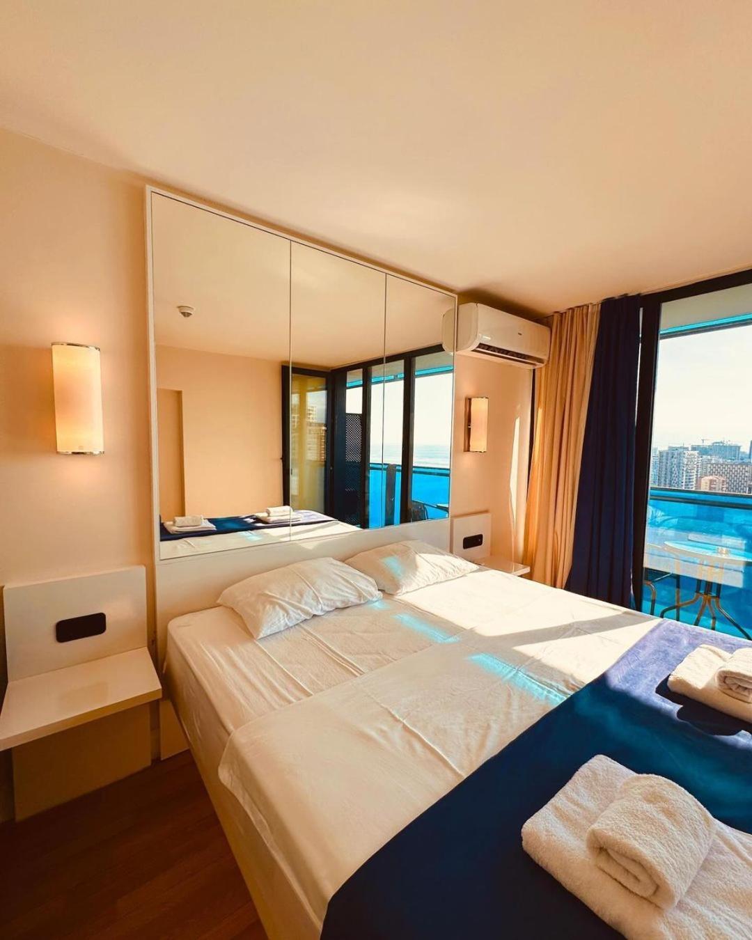Orbi City Sea View Batumi Exterior photo